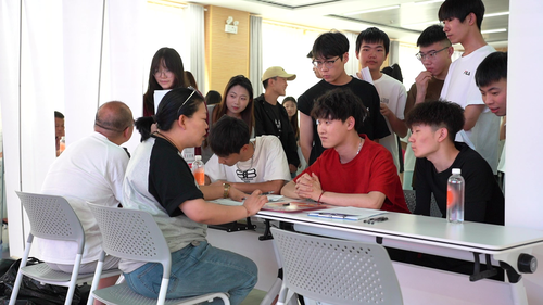 招聘会2.png